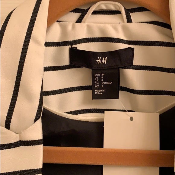 H&M Blazer - Picture 3 of 8
